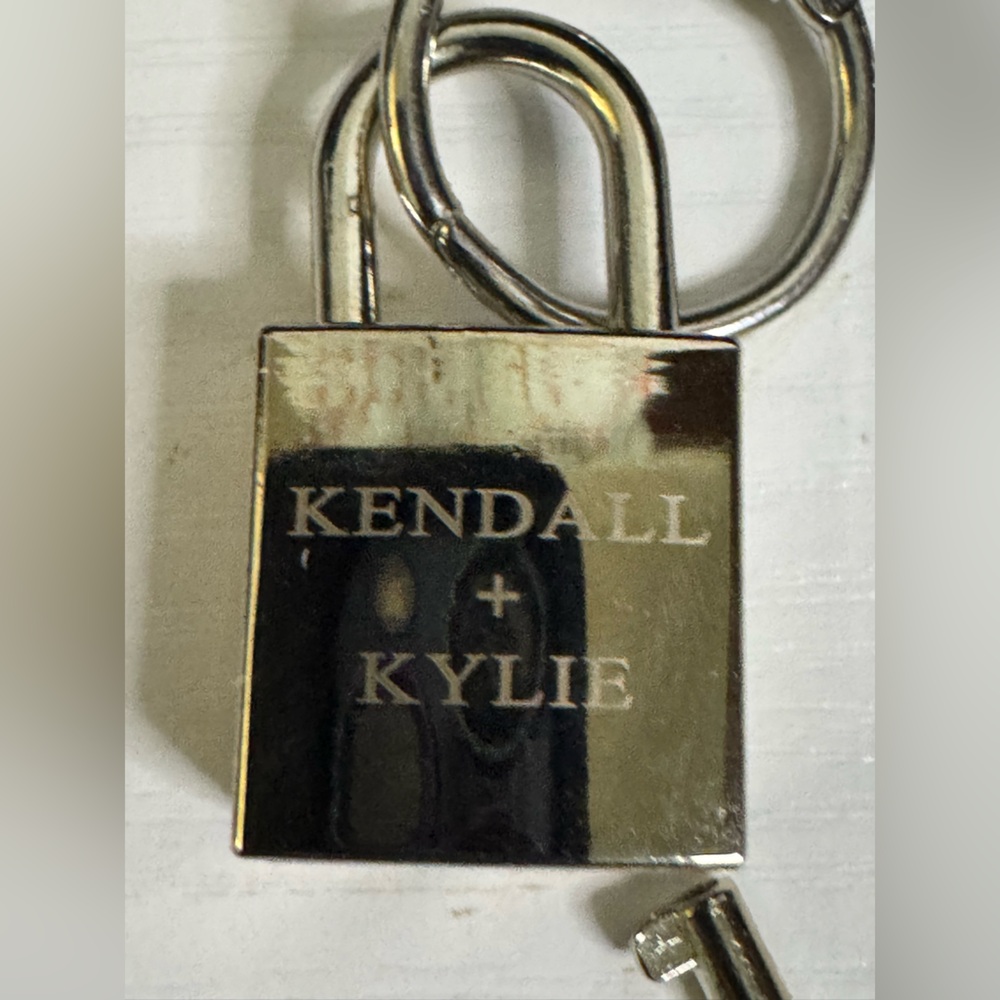 Kendall & Kylie Metallic Padlock Keychain